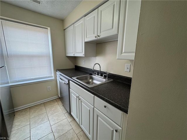 46 Lucinda CT, Hampton, VA 23666