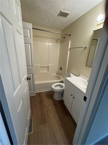 46 Lucinda CT, Hampton, VA 23666