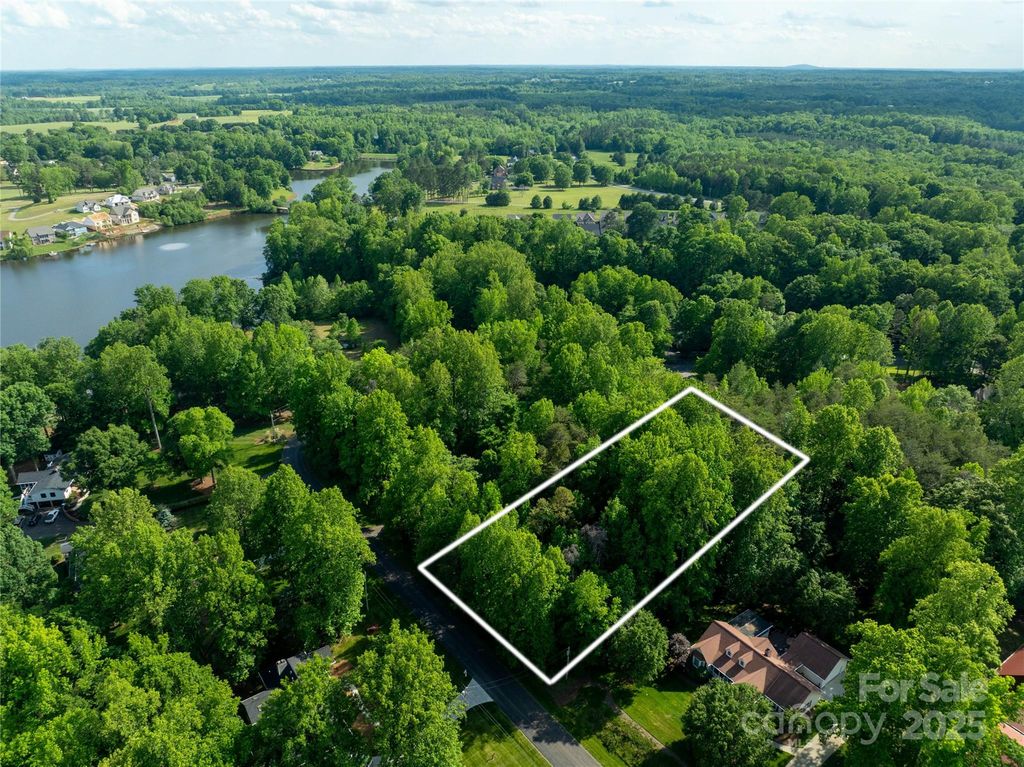 281 Lakeview Road, Mocksville, NC 27028