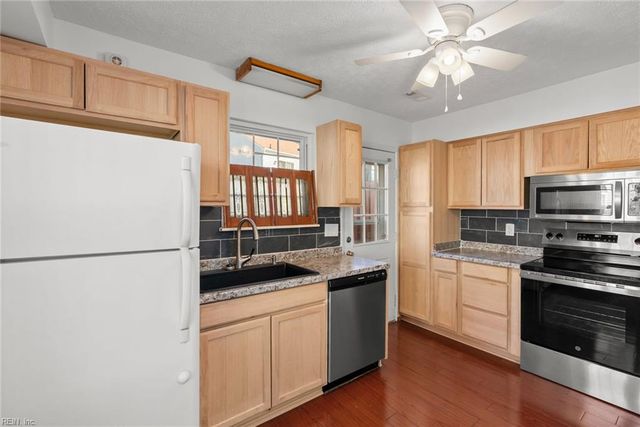 437 Lester Rd Apt 2, Newport News, VA 23601