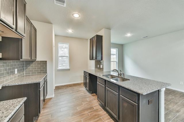 2323 Honey Heights Lane, Fresno, TX 77545
