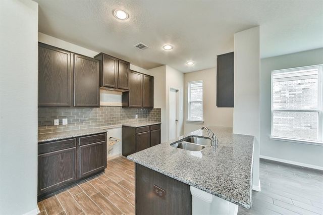 2323 Honey Heights Lane, Fresno, TX 77545