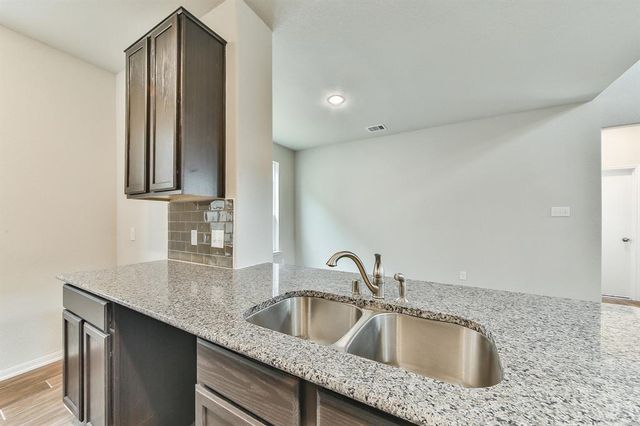 2323 Honey Heights Lane, Fresno, TX 77545