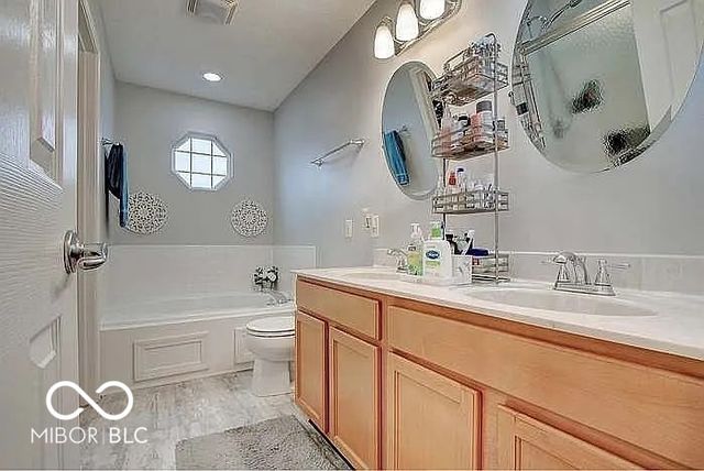 6679 Amherst Way, Zionsville, IN 46077