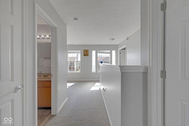 6679 Amherst Way, Zionsville, IN 46077