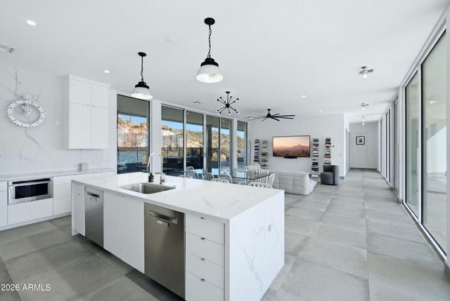 43359 N 66TH Street, Cave Creek, AZ 85331