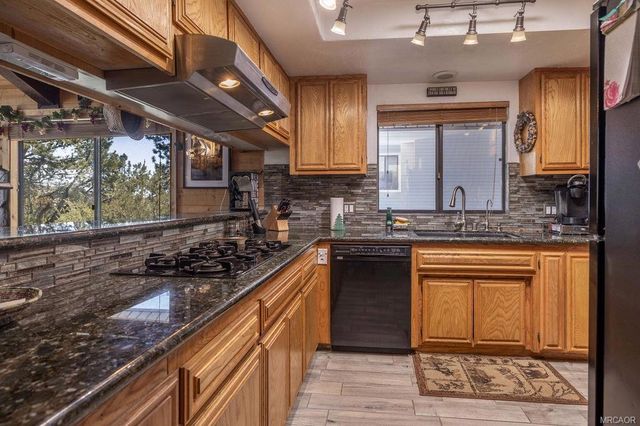 337 Lookout Drive, Big Bear, CA 92314