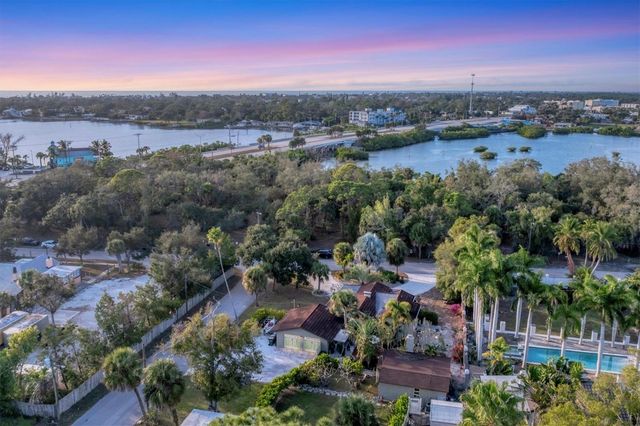 202 POCONO TRAIL E, Nokomis, FL 34275