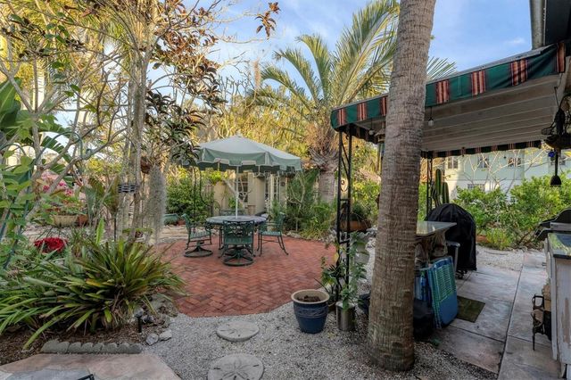 202 POCONO TRAIL E, Nokomis, FL 34275