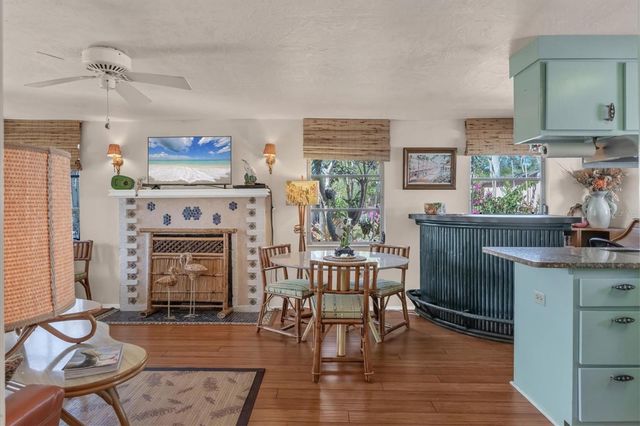 202 POCONO TRAIL E, Nokomis, FL 34275