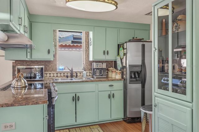 202 POCONO TRAIL E, Nokomis, FL 34275