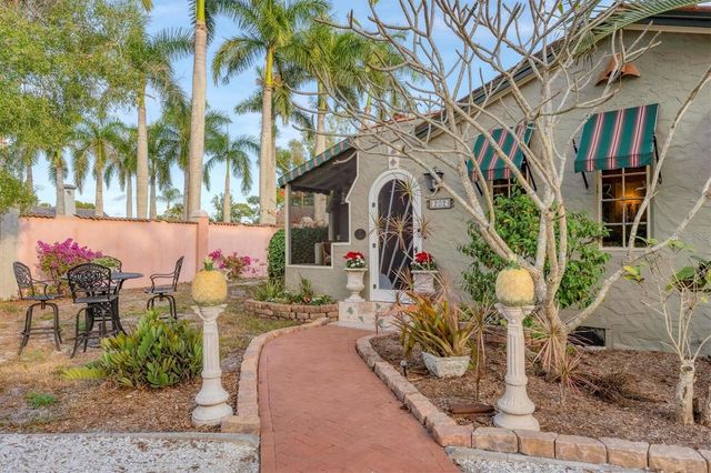 202 POCONO TRAIL E, Nokomis, FL 34275