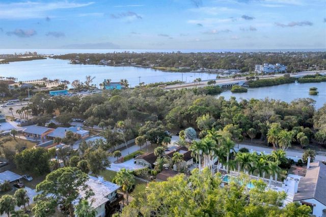 202 POCONO TRAIL E, Nokomis, FL 34275