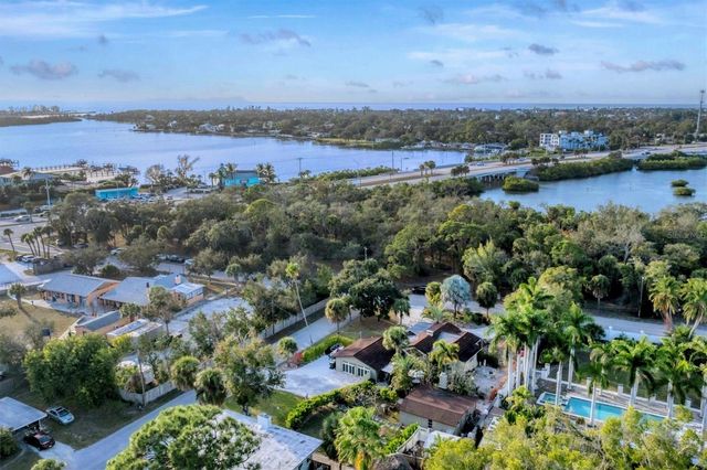 202 POCONO TRAIL E, Nokomis, FL 34275