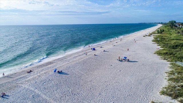 202 POCONO TRAIL E, Nokomis, FL 34275