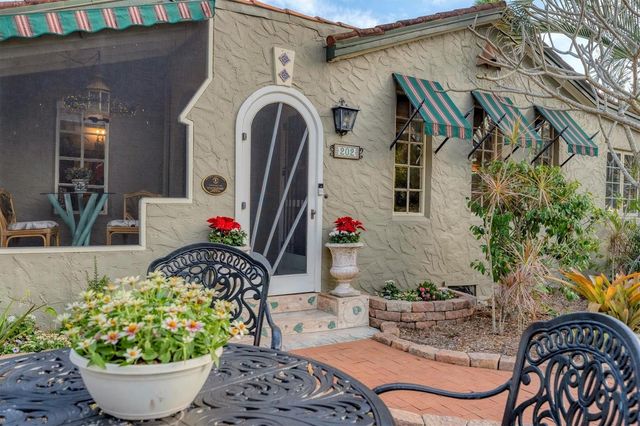 202 POCONO TRAIL E, Nokomis, FL 34275