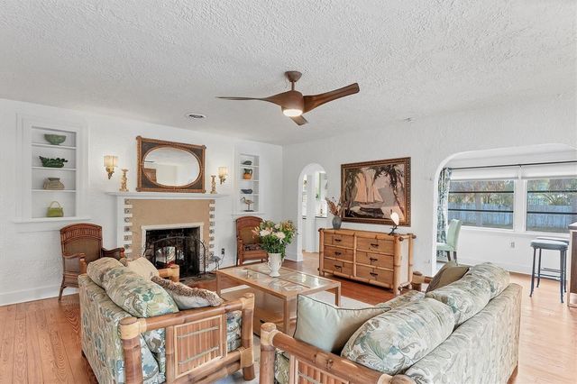 202 POCONO TRAIL E, Nokomis, FL 34275