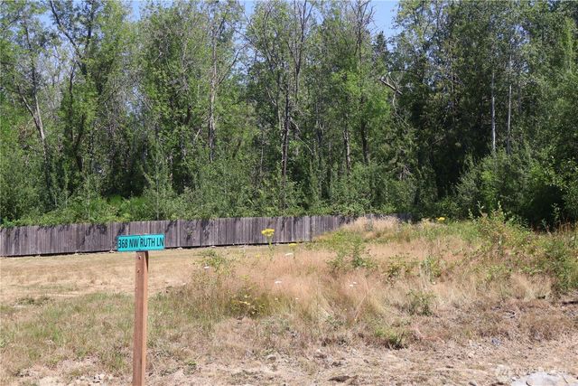 368 NW Ruth Lane, Bremerton, WA 98310