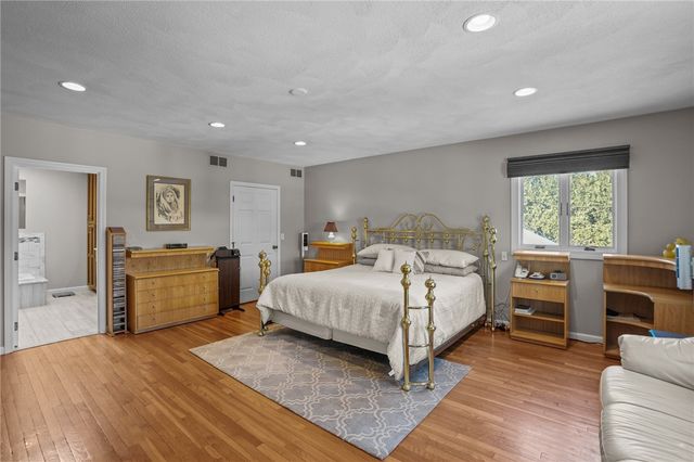 82 Mountain Laurel Drive, Cranston, RI 02920