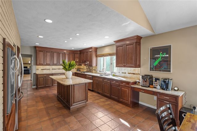 82 Mountain Laurel Drive, Cranston, RI 02920