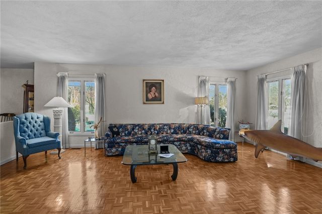 82 Mountain Laurel Drive, Cranston, RI 02920