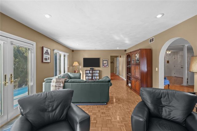 82 Mountain Laurel Drive, Cranston, RI 02920