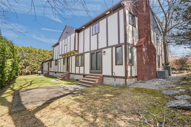 82 Mountain Laurel Drive, Cranston, RI 02920