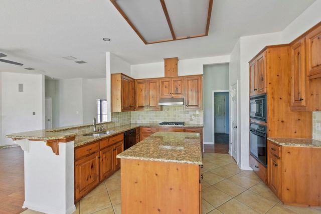 330 Humphrey DR, Buda, TX 78610
