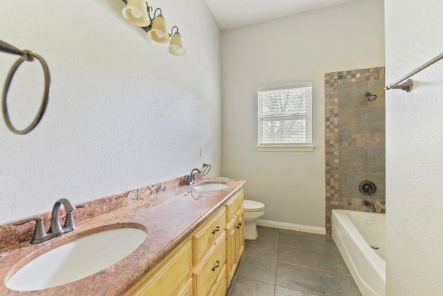 330 Humphrey DR, Buda, TX 78610