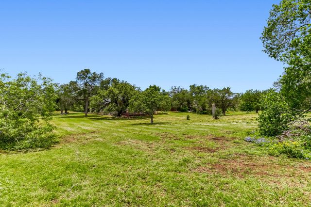 330 Humphrey DR, Buda, TX 78610