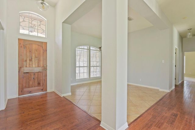 330 Humphrey DR, Buda, TX 78610