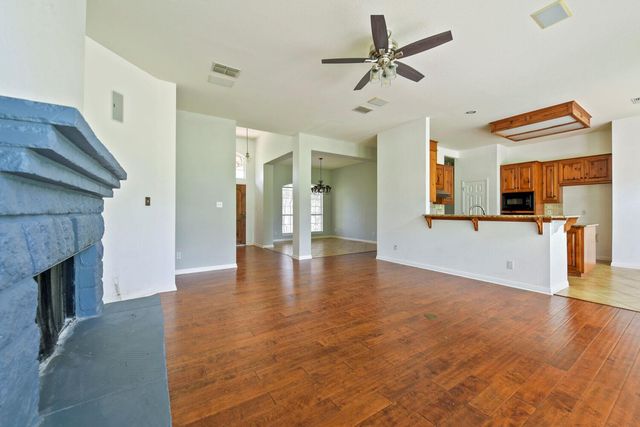 330 Humphrey DR, Buda, TX 78610