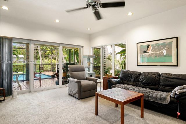 11490 SW 72nd Ct, Pinecrest, FL 33156