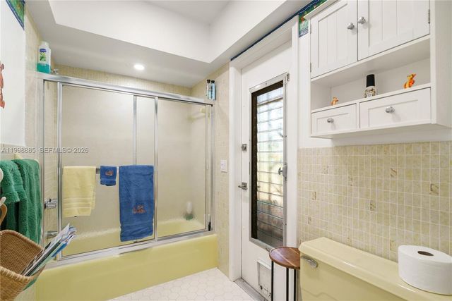 11490 SW 72nd Ct, Pinecrest, FL 33156