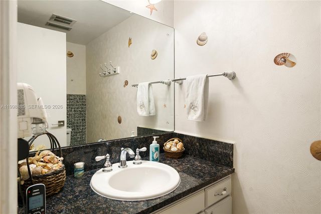 11490 SW 72nd Ct, Pinecrest, FL 33156