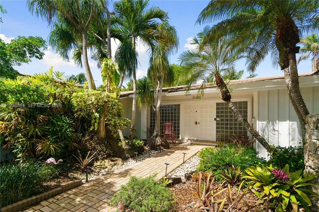 11490 SW 72nd Ct, Pinecrest, FL 33156