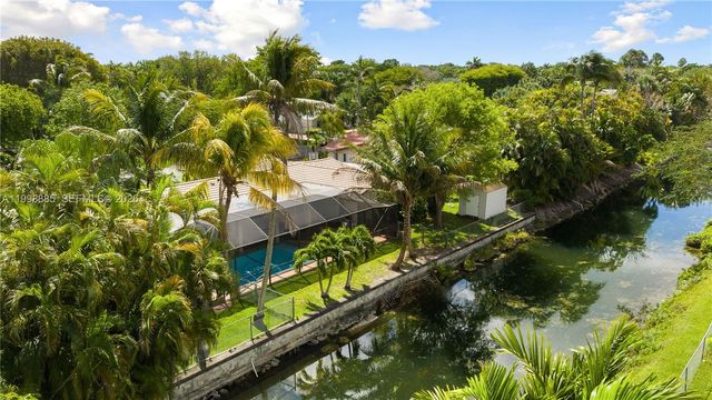 11490 SW 72nd Ct, Pinecrest, FL 33156