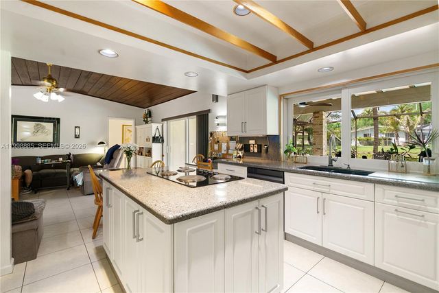 11490 SW 72nd Ct, Pinecrest, FL 33156