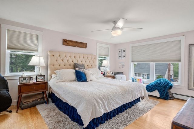 4 Waite Ave, Burlington, MA 01803