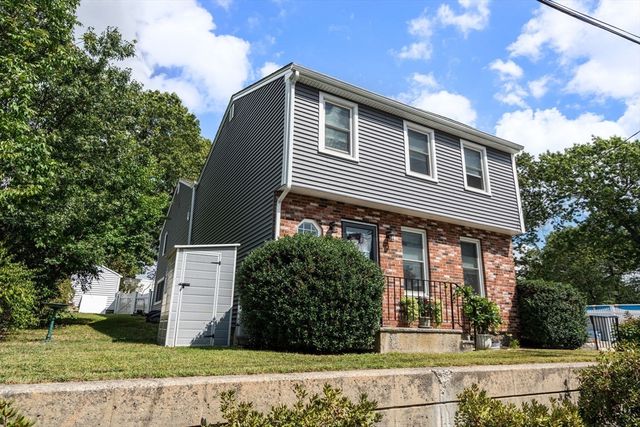 4 Waite Ave, Burlington, MA 01803