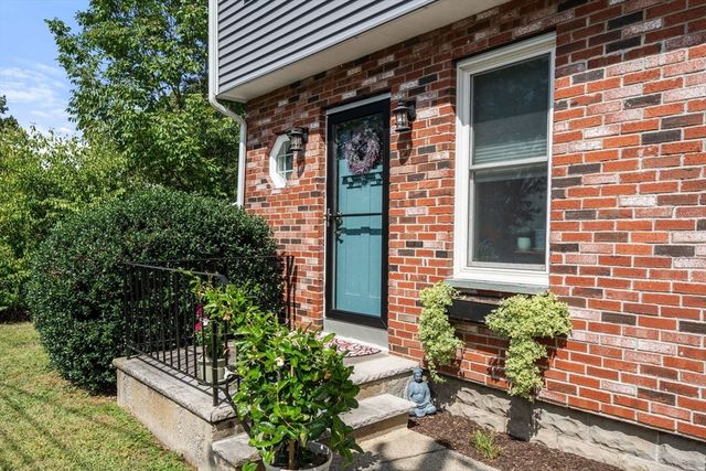 4 Waite Ave, Burlington, MA 01803