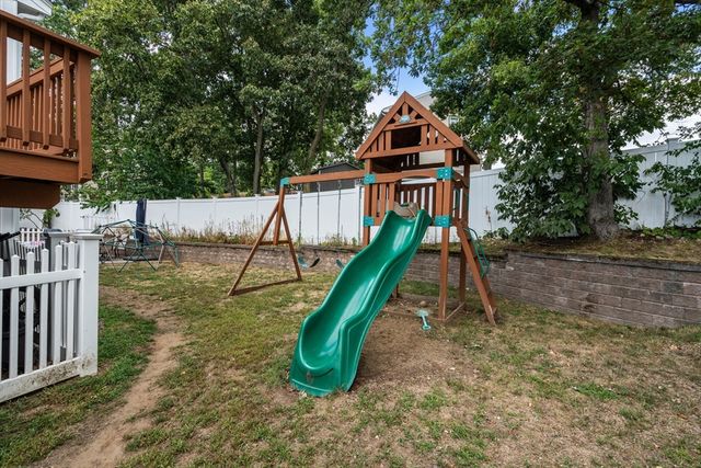 4 Waite Ave, Burlington, MA 01803