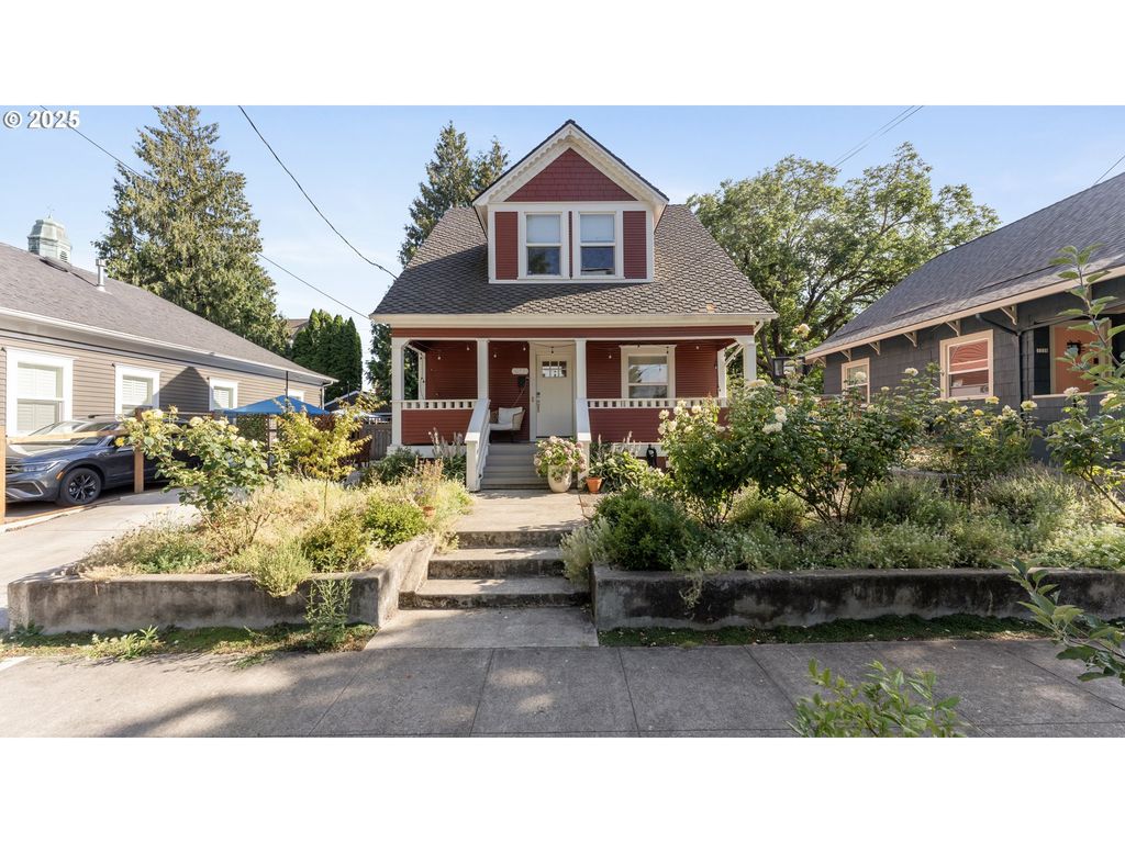 1344 Se MILLER St, Portland, OR 97202