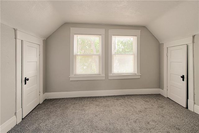 3025 WAYNE Avenue, Kansas City, MO 64109