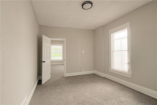 3025 WAYNE Avenue, Kansas City, MO 64109