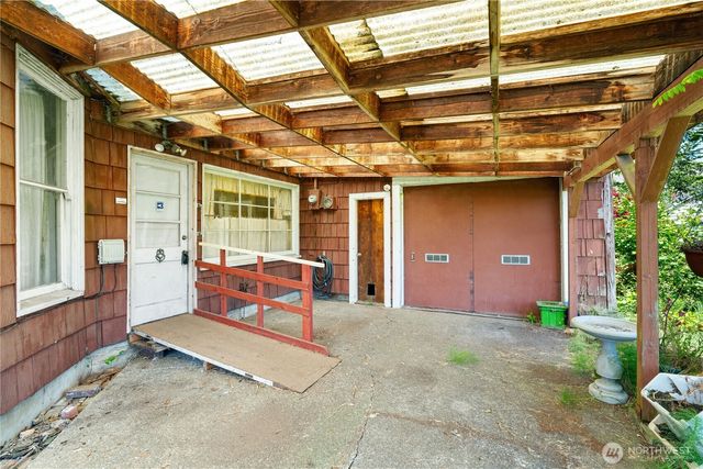 412 5th Street, Hoquiam, WA 98550