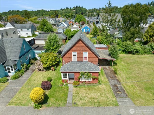 412 5th Street, Hoquiam, WA 98550