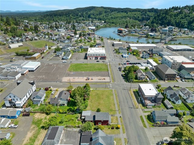 412 5th Street, Hoquiam, WA 98550