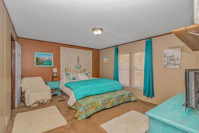 81 Silver Pond Ln, Hemingway, SC 29554