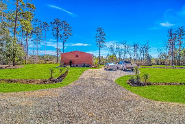 81 Silver Pond Ln, Hemingway, SC 29554